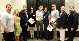 De izquierda a derecha: Luis Rivera - VP Operaciones, Empresas Santana Maricarmen Borges - Senior Corporate Vice President, Empresas Santana Michael Díaz - Caguas Casino, General Manager Luz Serrano - Caguas Casino, Players Agent Máximo Nieves - Caguas Casino, Housekeeping /Ganador Award of Ecellence Evidalisse Ríos - Caguas Casino, Cage Cashier Anthony Rivera - Caguas Casino, Pantry Person José Algarín - Presidente, Empresas Santana David Pérez - Director Recursos Humanos, Empresas Santana.